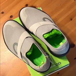 Men's OOmg Low Shoe - Black & Gray OOFOS Recovery Shoes